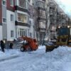 Чистка от снега во дворах
